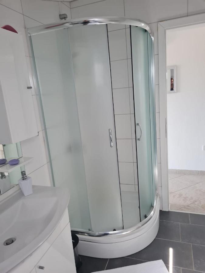 Villa Mena Вир Экстерьер фото